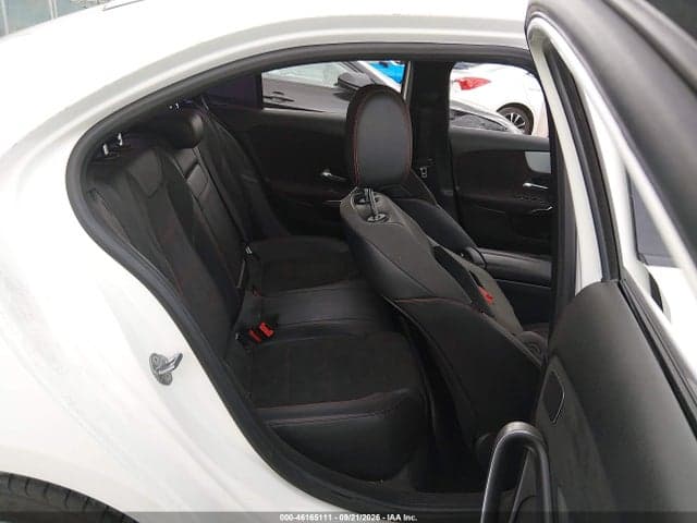 2019 MERCEDES-BENZ A 220 8