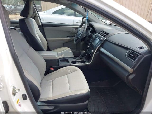 2017 TOYOTA CAMRY SE 5