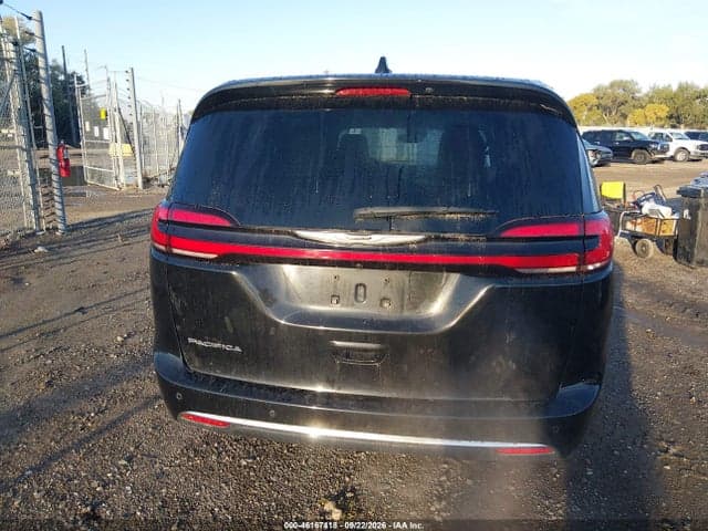 2025 CHRYSLER PACIFICA SELECT 17
