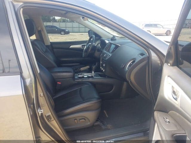 2017 NISSAN PATHFINDER SL 5