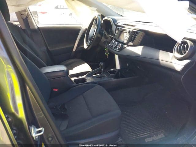 2017 TOYOTA RAV4 LE 5