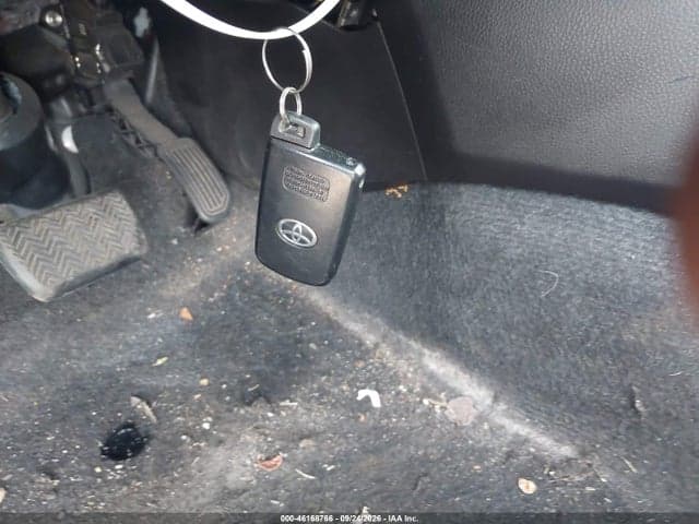 2018 TOYOTA RAV4 XLE 11