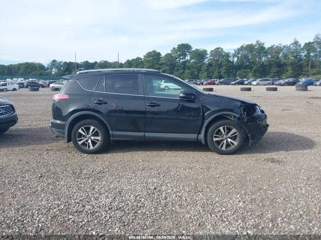 2018 TOYOTA RAV4 XLE 13