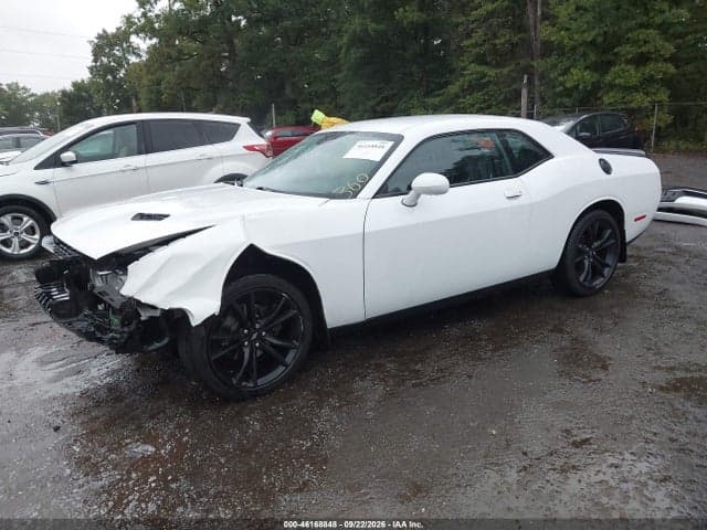 2018 DODGE CHALLENGER SXT 2