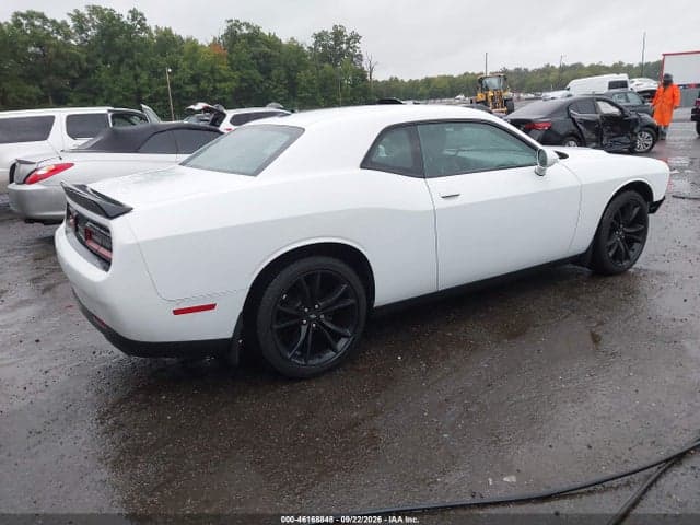 2018 DODGE CHALLENGER SXT 4