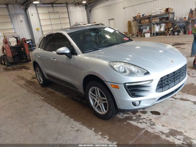 2017 PORSCHE MACAN 1
