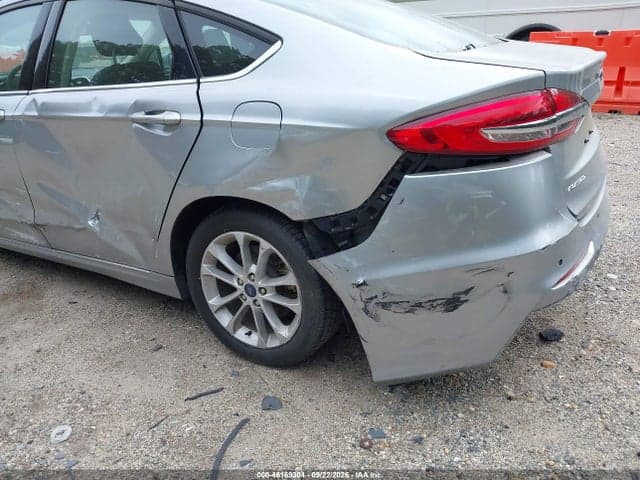2020 FORD FUSION SE 12
