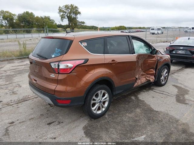 2017 FORD ESCAPE SE 4