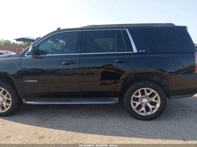 2017 GMC YUKON SLE 14
