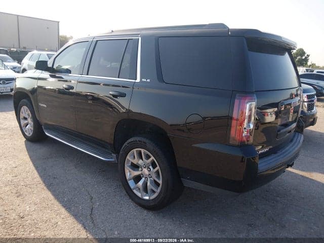 2017 GMC YUKON SLE 3
