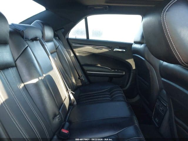 2021 CHRYSLER 300 8