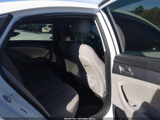 2018 HYUNDAI SONATA SE 8