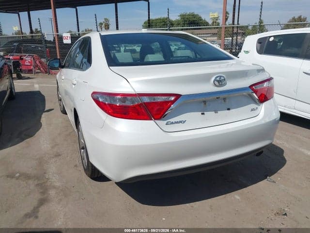 2017 TOYOTA CAMRY XLE 3