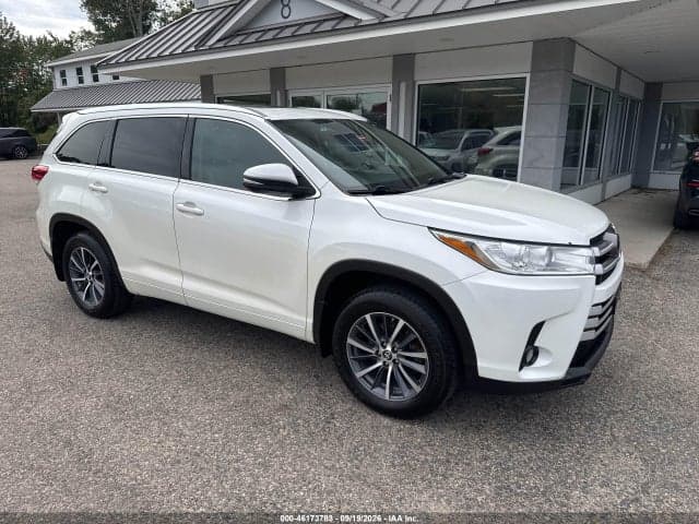 2017 TOYOTA HIGHLANDER XLE 1