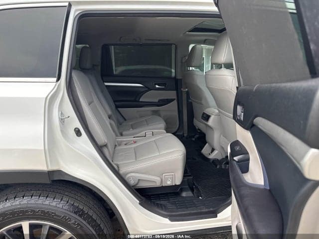 2017 TOYOTA HIGHLANDER XLE 8