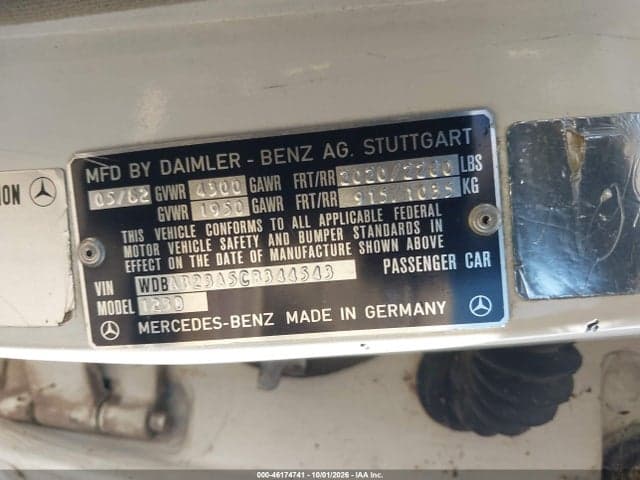 1982 MERCEDES-BENZ 240 D 9
