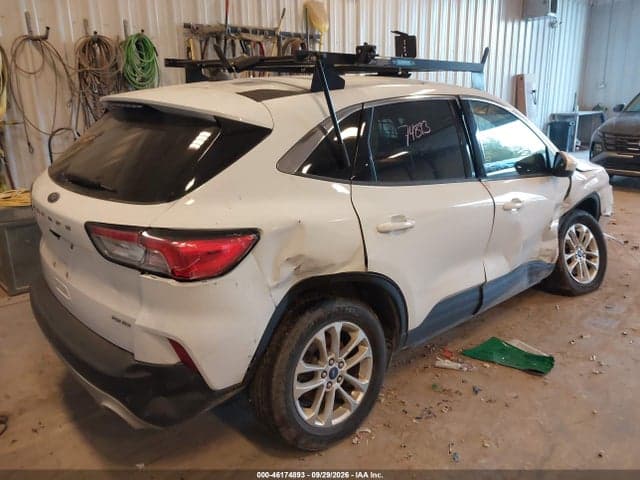 2021 FORD ESCAPE SE 4