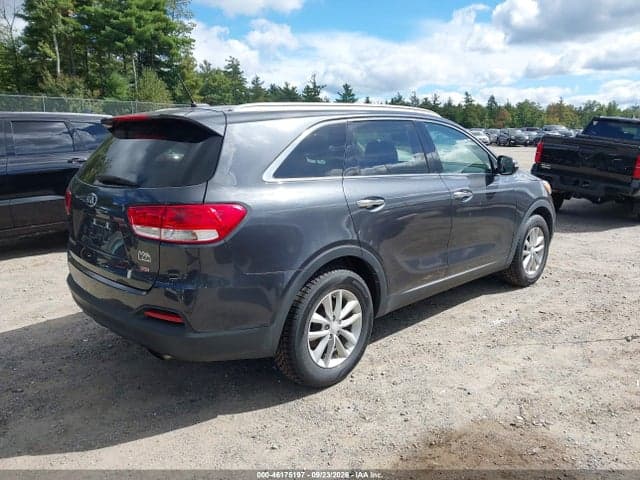 2017 KIA SORENTO 2.4L LX 4