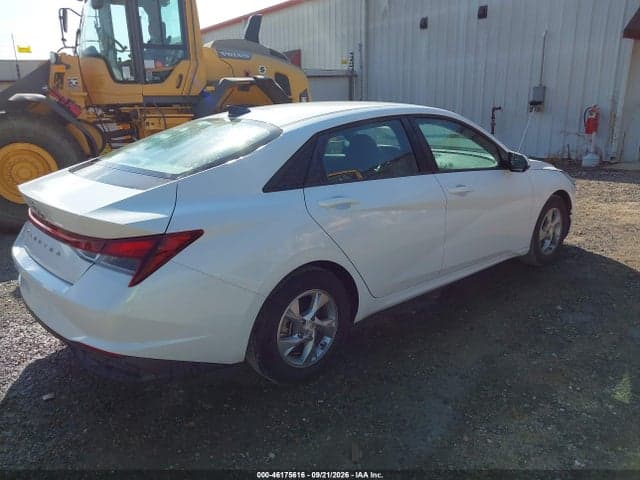 2021 HYUNDAI ELANTRA SE 4