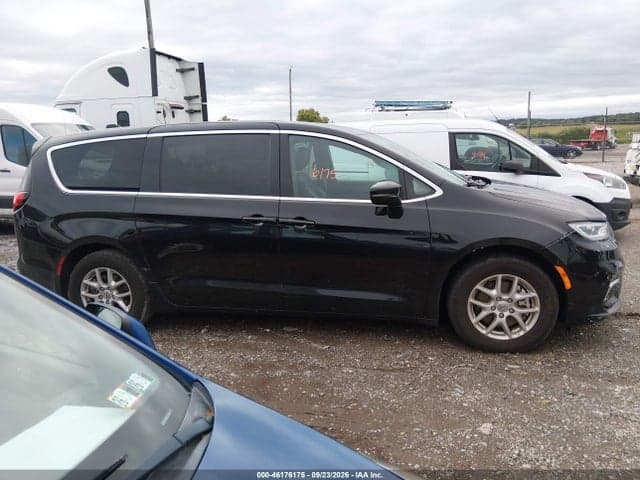 2025 CHRYSLER PACIFICA SELECT 13