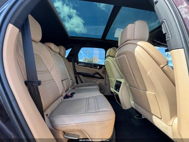 2021 PORSCHE CAYENNE 6