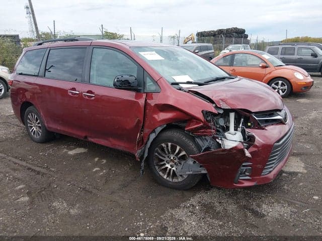 2018 TOYOTA SIENNA XLE PREMIUM 8 PASSENGER
