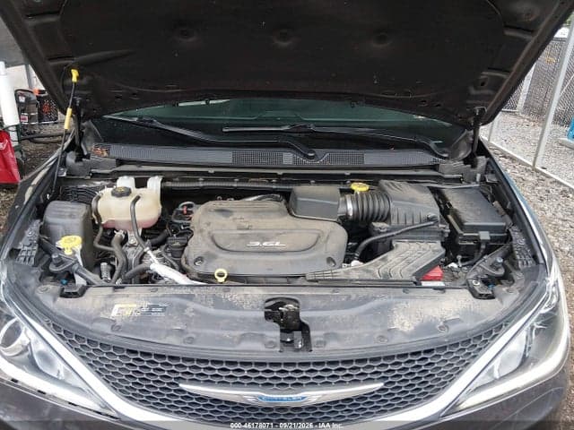 2018 CHRYSLER PACIFICA LIMITED 10