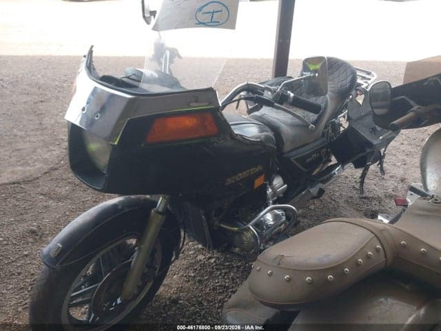 1982 HONDA GL1100 2