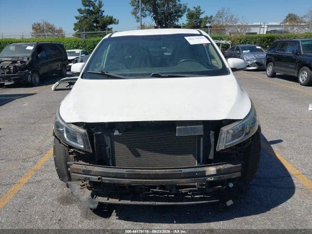 2017 KIA SEDONA LX 13