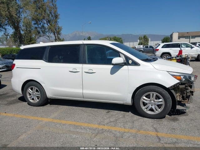 2017 KIA SEDONA LX 14