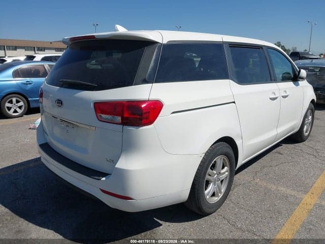 2017 KIA SEDONA LX 4