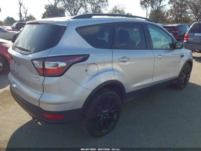2017 FORD ESCAPE SE 4