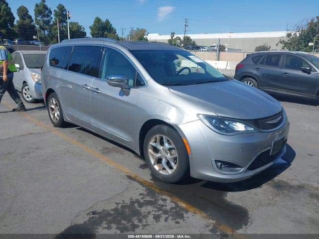 2017 CHRYSLER PACIFICA LIMITED 1