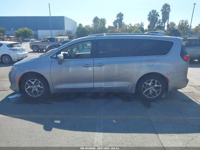 2017 CHRYSLER PACIFICA LIMITED 14