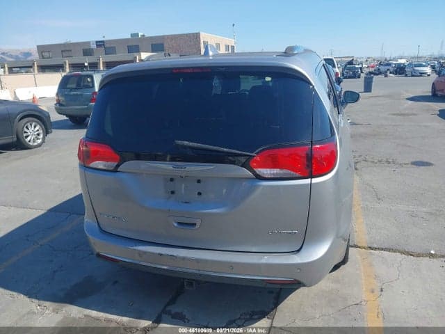 2017 CHRYSLER PACIFICA LIMITED 16