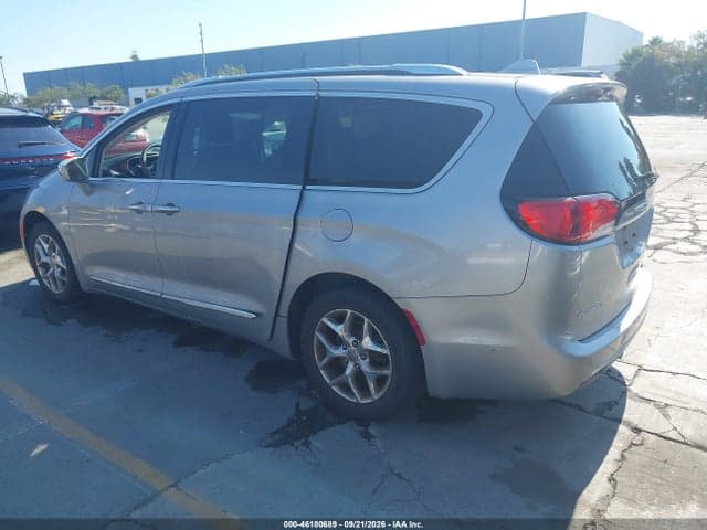 2017 CHRYSLER PACIFICA LIMITED 3