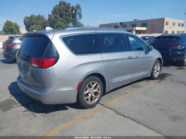 2017 CHRYSLER PACIFICA LIMITED 4