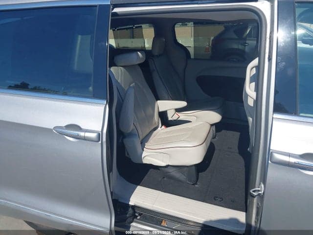 2017 CHRYSLER PACIFICA LIMITED 8
