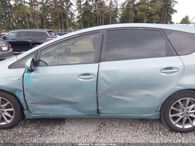 2017 TOYOTA PRIUS V FIVE 14