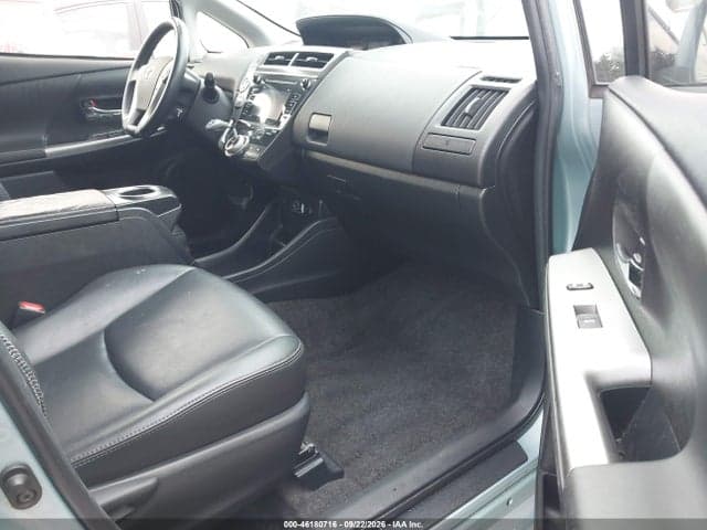 2017 TOYOTA PRIUS V FIVE 17