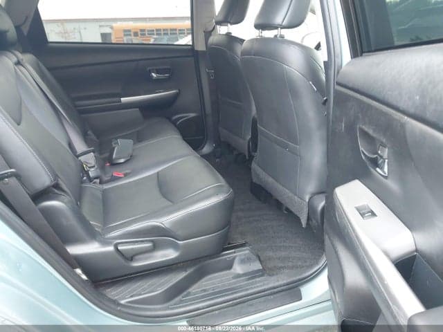 2017 TOYOTA PRIUS V FIVE 18