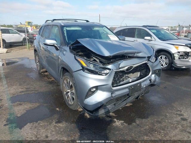2023 TOYOTA HIGHLANDER XLE 1