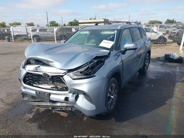 2023 TOYOTA HIGHLANDER XLE 2