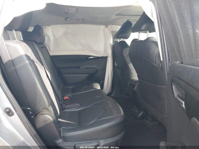 2023 TOYOTA HIGHLANDER XLE 8