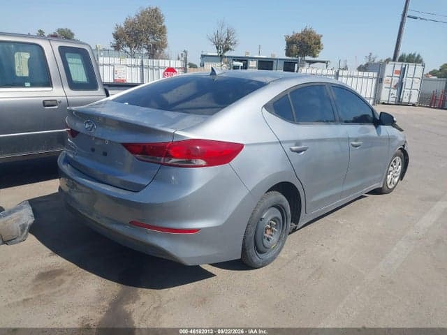2017 HYUNDAI ELANTRA SE 4
