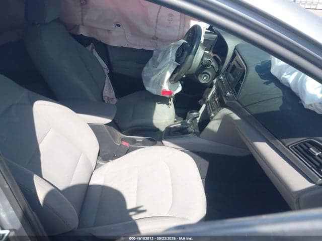 2017 HYUNDAI ELANTRA SE 5
