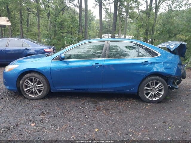 2017 TOYOTA CAMRY SE 14