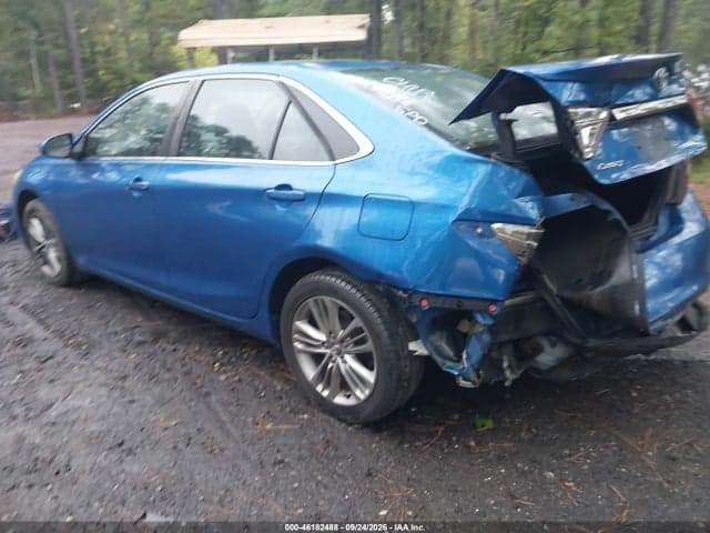 2017 TOYOTA CAMRY SE 3