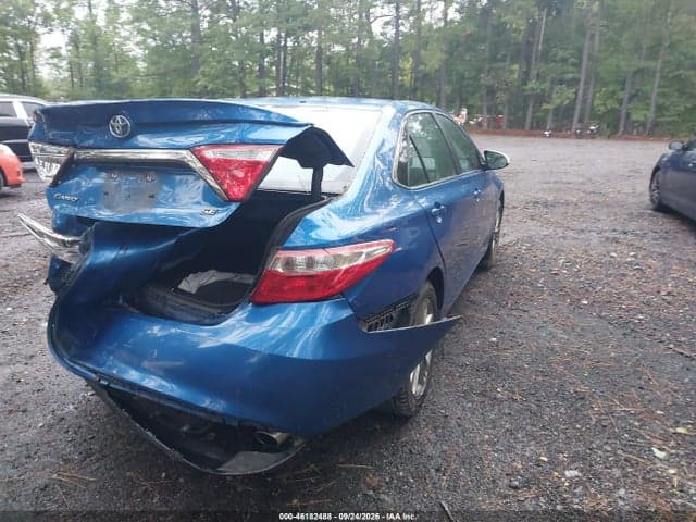 2017 TOYOTA CAMRY SE 4