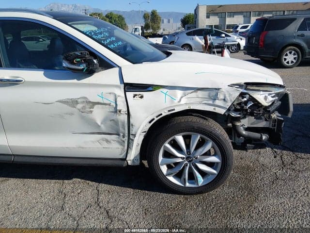 2019 INFINITI QX50 ESSENTIAL 17